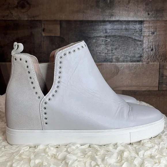 Chelsea & Violet Milo in Gray Leather size 9 - Picture 1 of 10